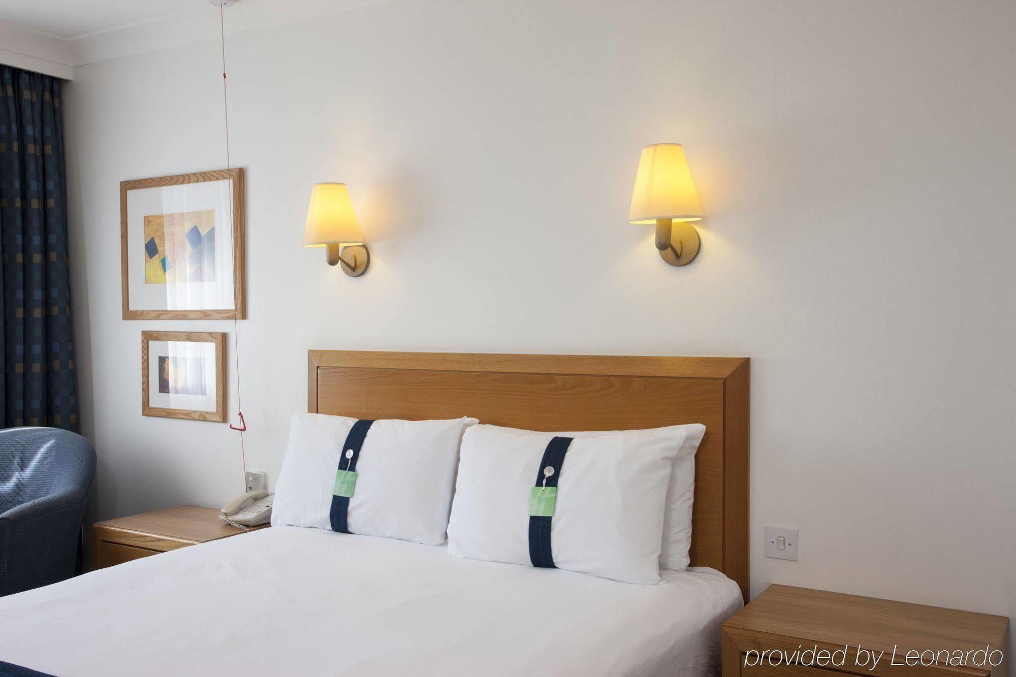 Holiday Inn Ashford Central By Ihg Esterno foto